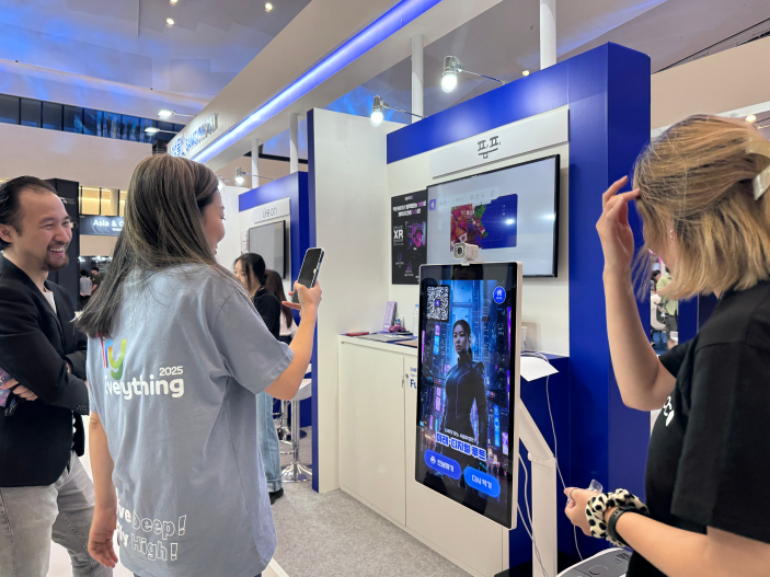 try_everything_live_08_1x